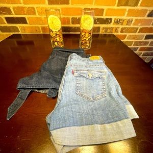 🔥Bundle Alert (2) Pairs of Summer Shorts, Size 12 (34”)  Levi’s and Old Navy